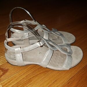 Vionic Jodie golden tan leather sandals